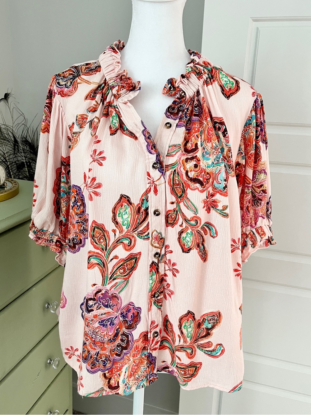Democracy Woven Floral Paisley Split V-Neck Elbow Sleeve Button Front Top